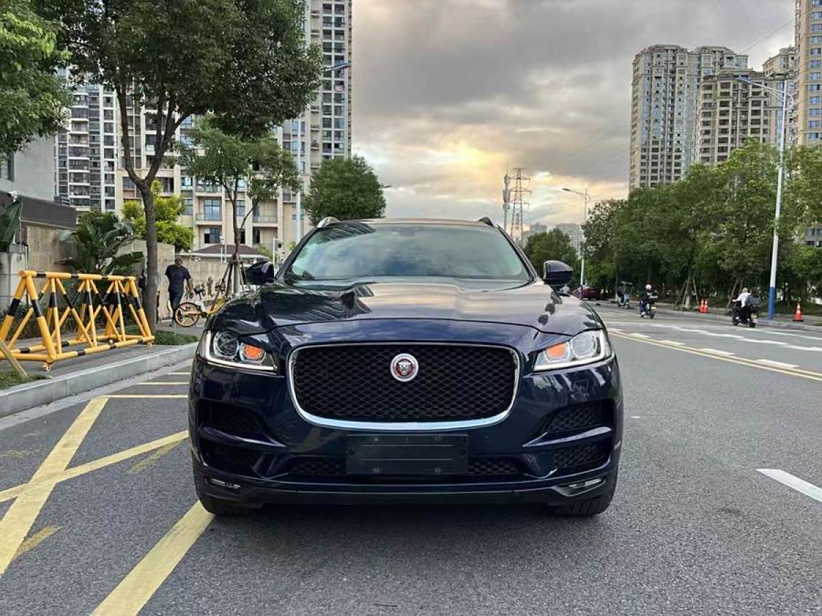 捷豹 F-PACE  2019款 2.0T 兩驅(qū)都市尊享版圖片