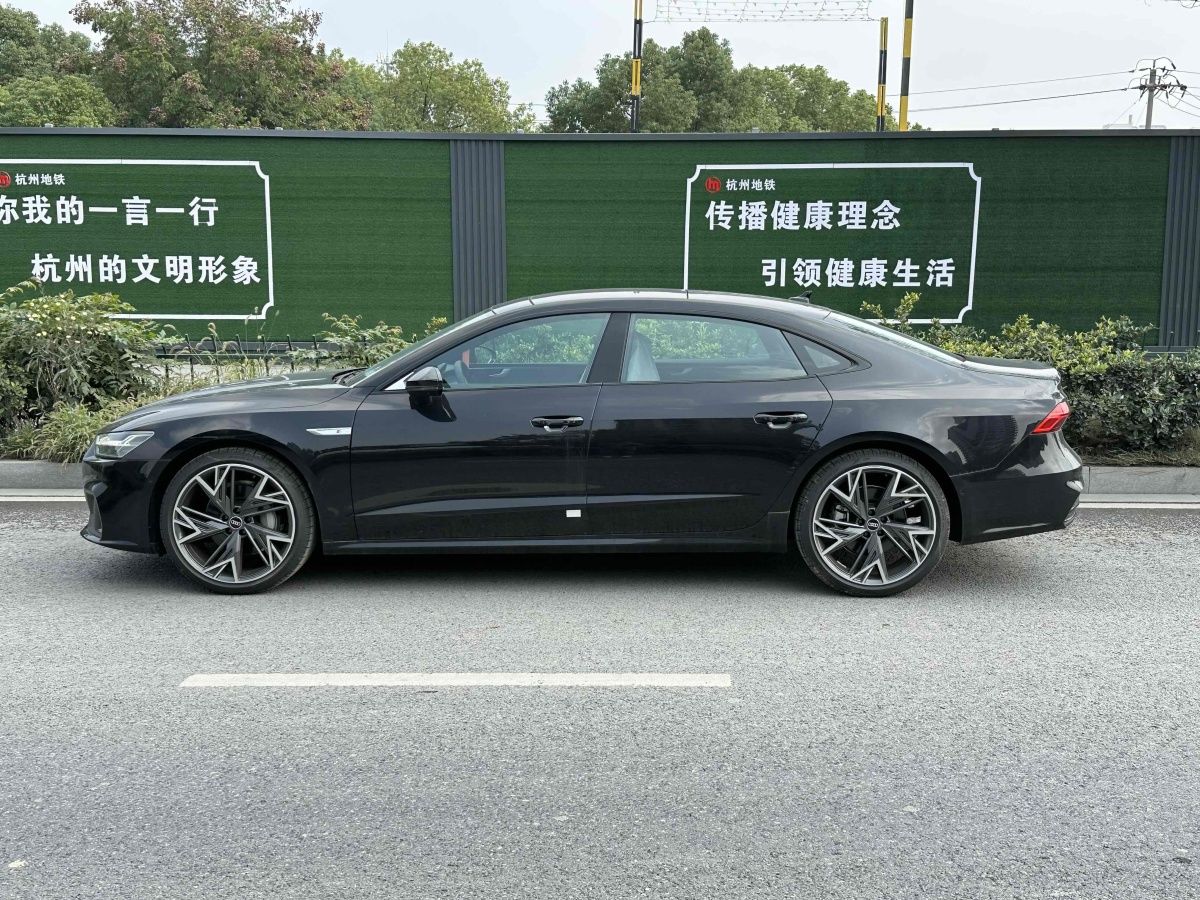 奧迪 奧迪A7L  2023款 45 TFSI quattro S-line 黑武士版圖片