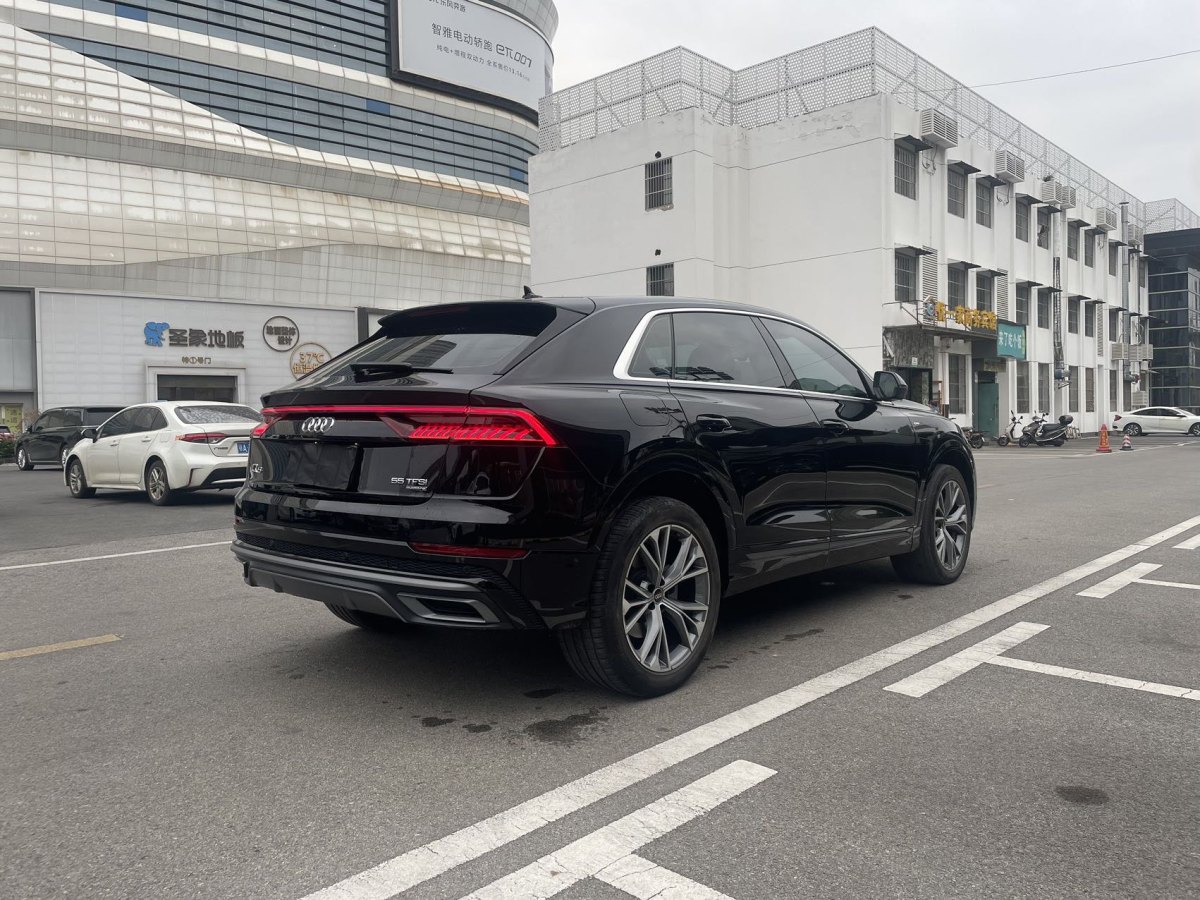 奧迪 奧迪Q8  2022款 55 TFSI 豪華動感型圖片