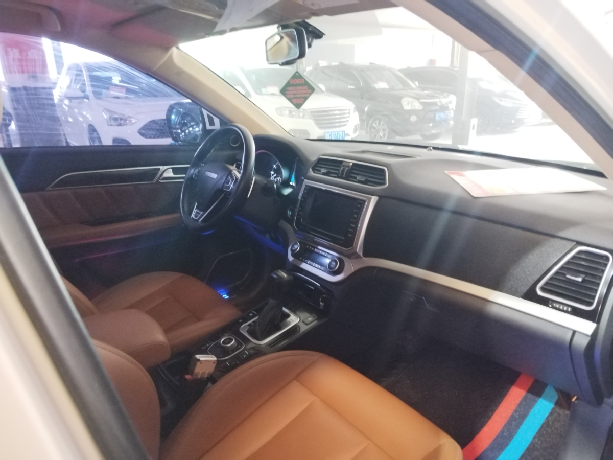 2015年7月哈弗 H6 Coupe  2015款 蓝标 2.0T 自动两驱尊贵型