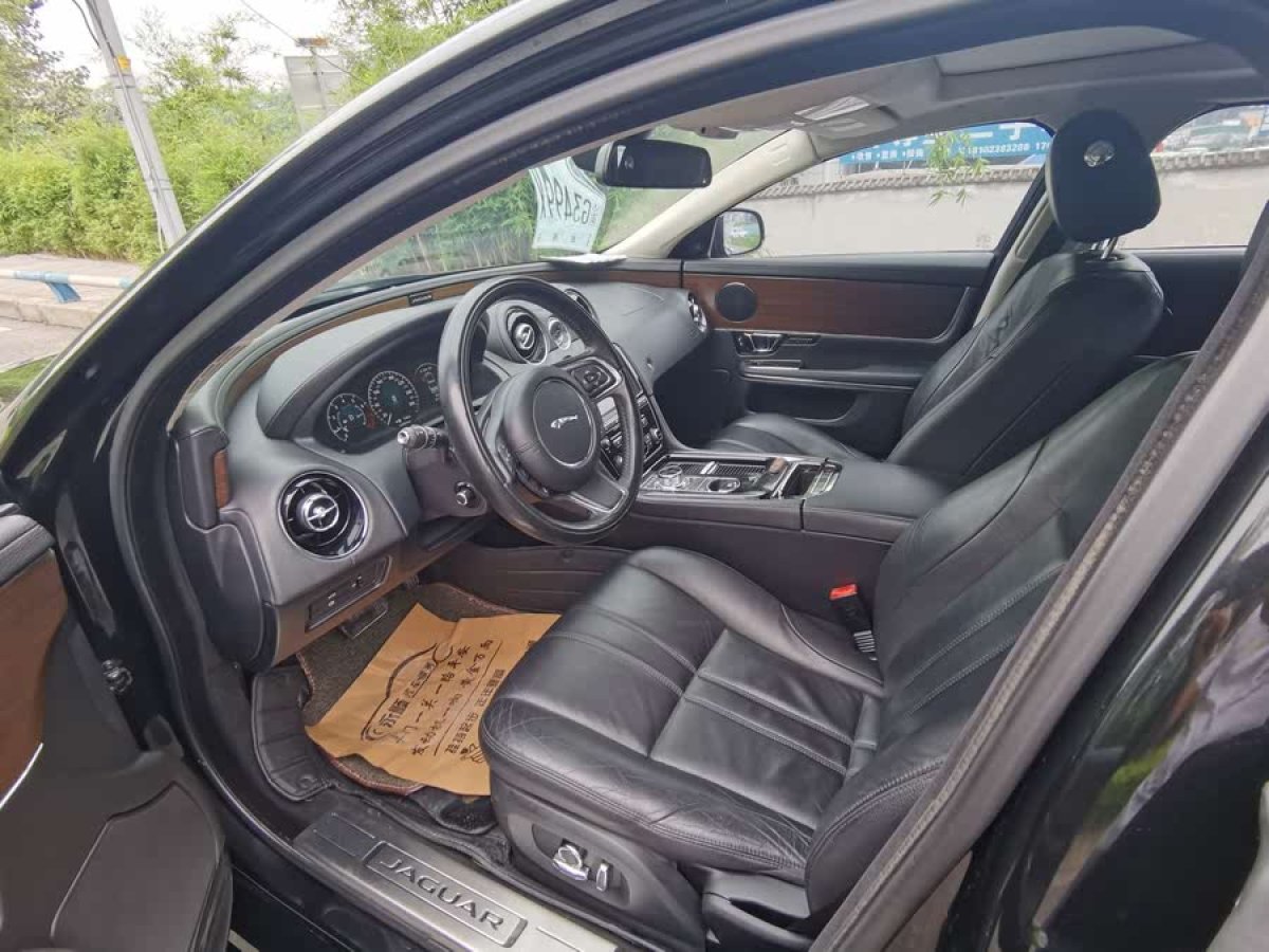 捷豹 XJ  2016款 XJL 2.0T 兩驅(qū)典雅商務(wù)版圖片