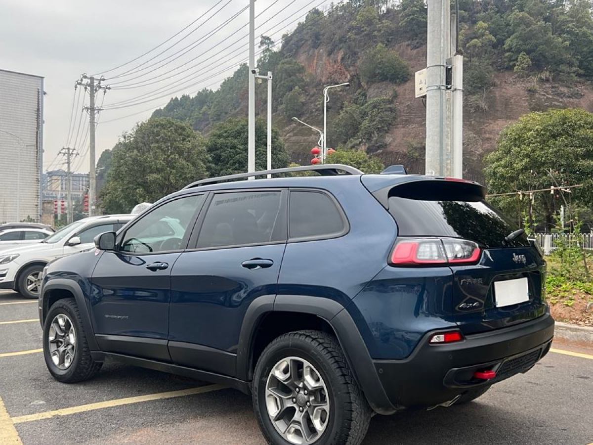 Jeep 自由光  2019款 2.0T 四驅(qū)高性能旗艦版 國VI圖片