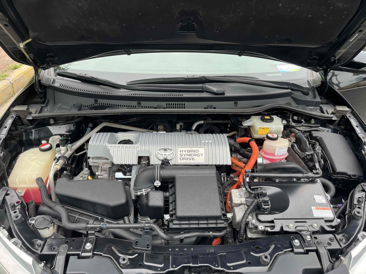 丰田 雷凌  2017款 改款双擎 1.8H GS CVT精英天窗版 国V图片