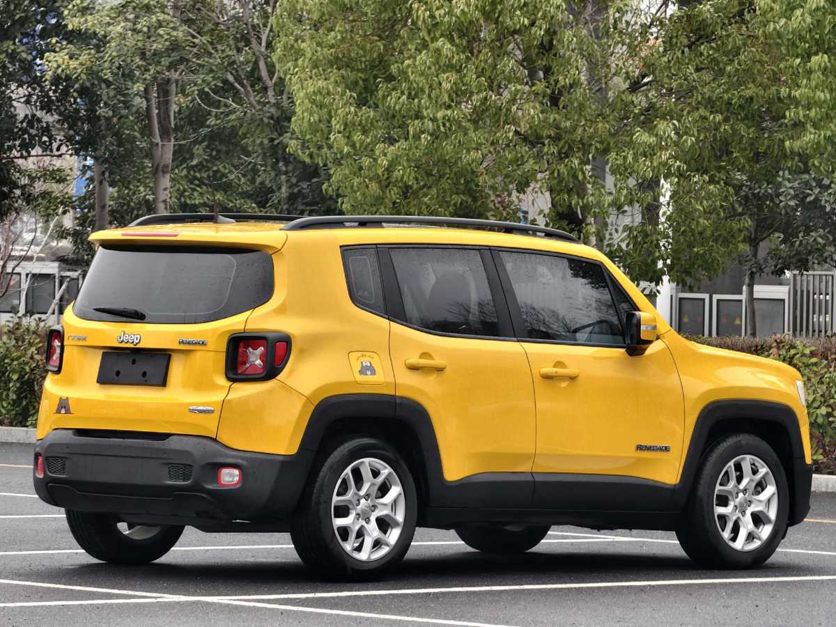 Jeep 自由俠  2018款 互聯(lián)大屏版 180T 自動(dòng)勁能版圖片