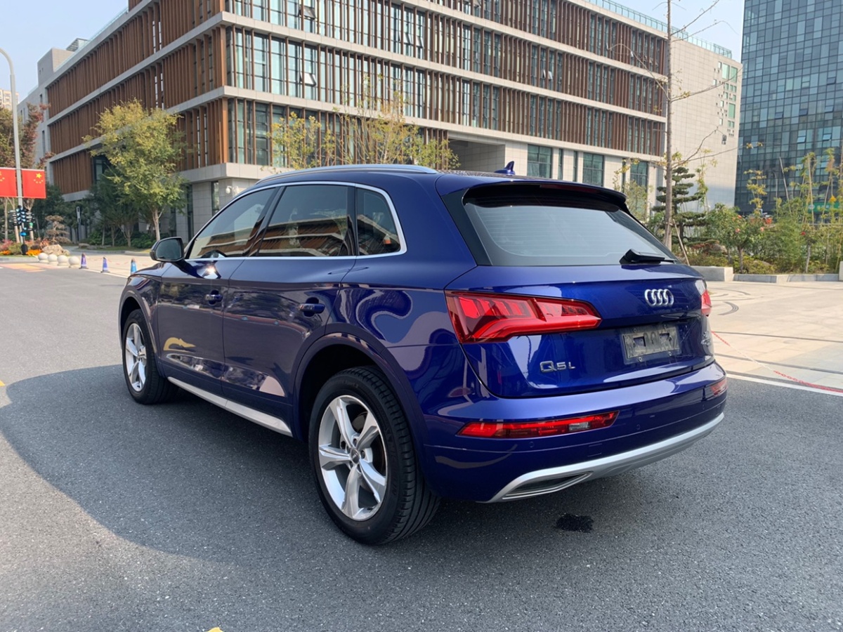 奥迪 奥迪q5l  2018款 40 tfsi 荣享进取型图片