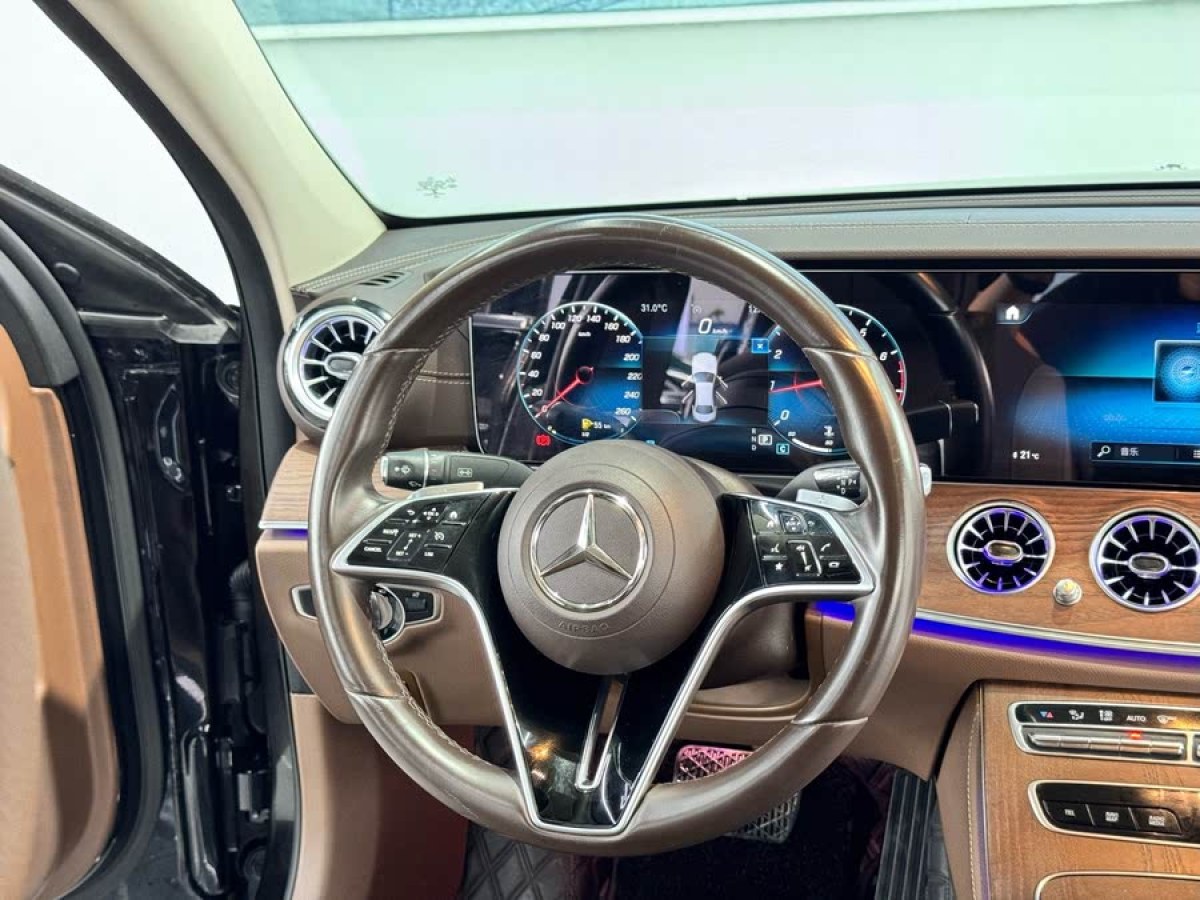 奔馳 奔馳E級(jí)  2021款 改款 E 300 L 豪華型圖片