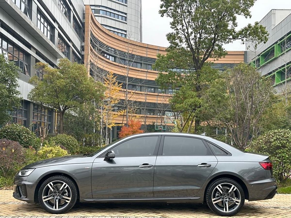 奧迪 奧迪A4L  2022款 40 TFSI 豪華動感型圖片