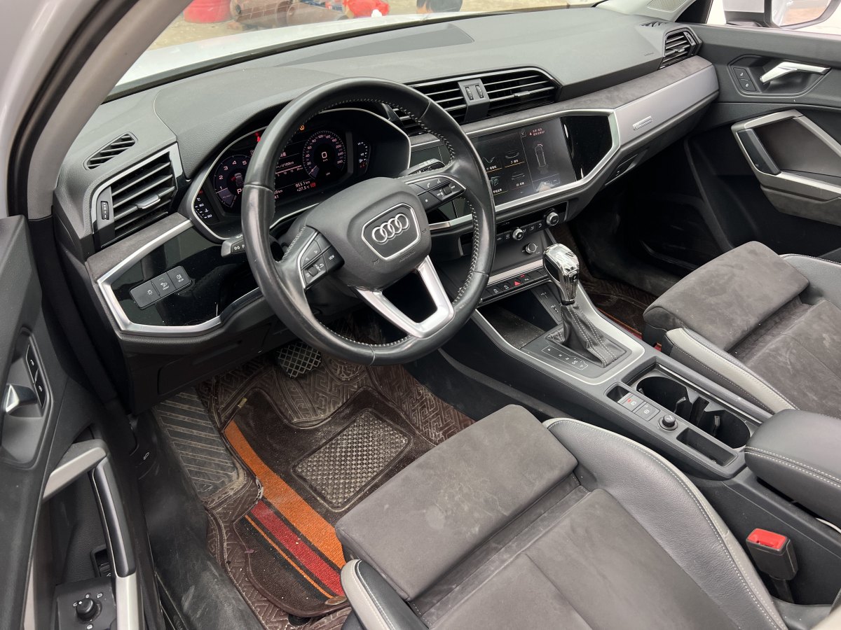 奧迪 奧迪Q3  2024款 35 TFSI 進(jìn)取動感型圖片