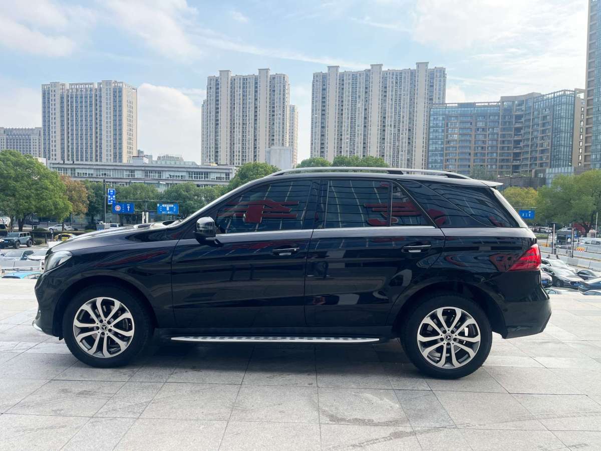 奔馳 奔馳GLE  2018款 GLE 320 4MATIC 動感型臻藏版圖片