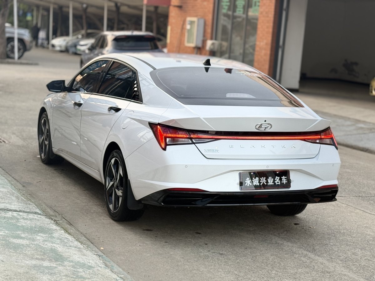 現(xiàn)代 伊蘭特  2022款 1.5L CVT LUX尊貴版圖片