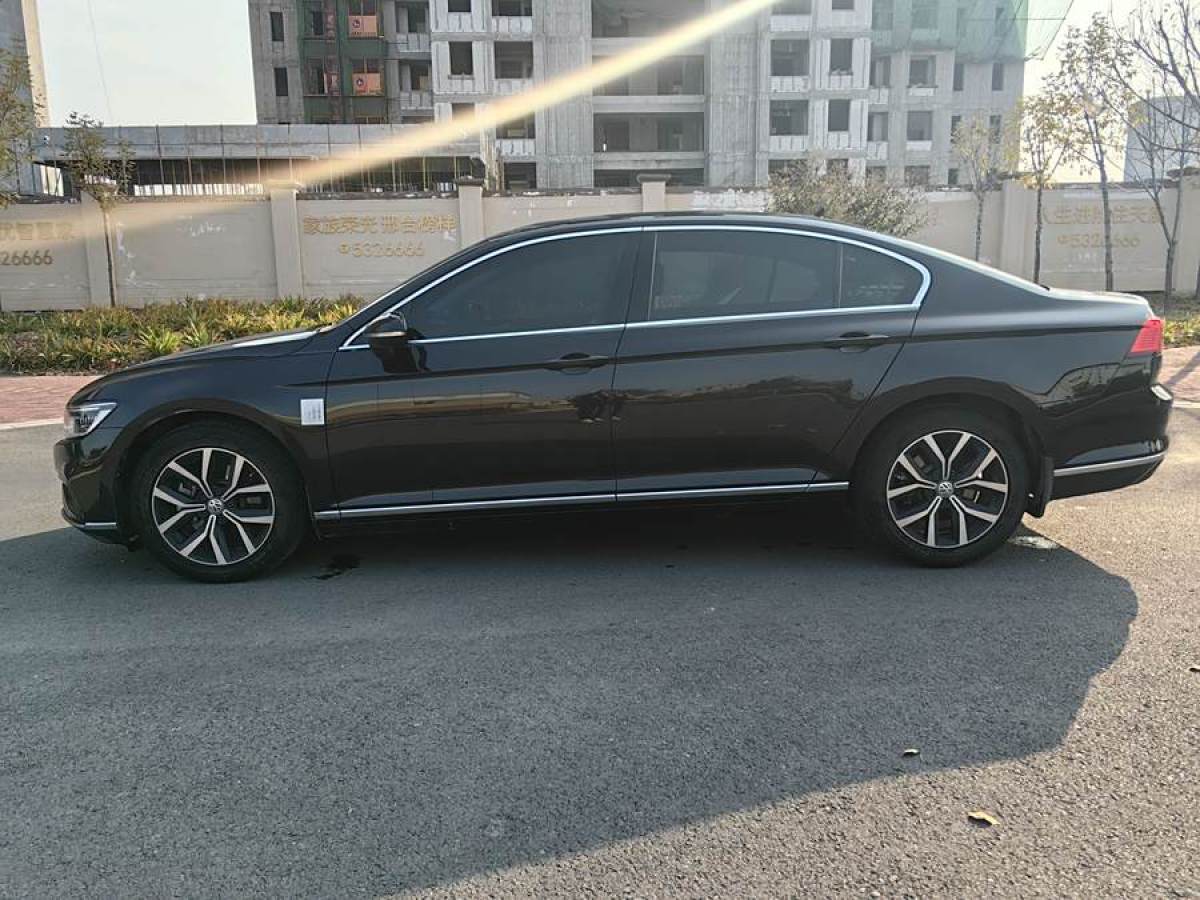 大眾 邁騰  2020款 330TSI DSG 領(lǐng)先型圖片