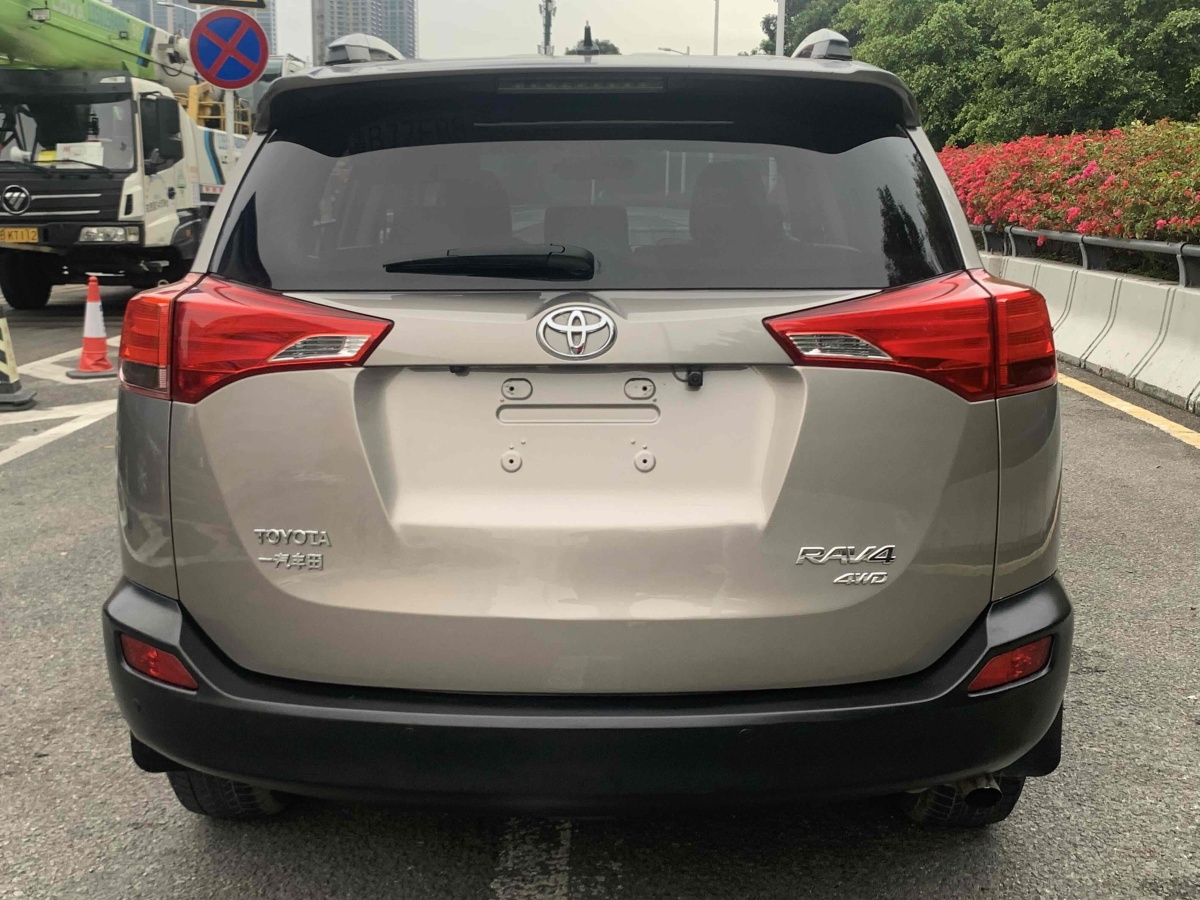 2014年7月豐田 RAV4  2016款 榮放 2.0L CVT四驅(qū)新銳版