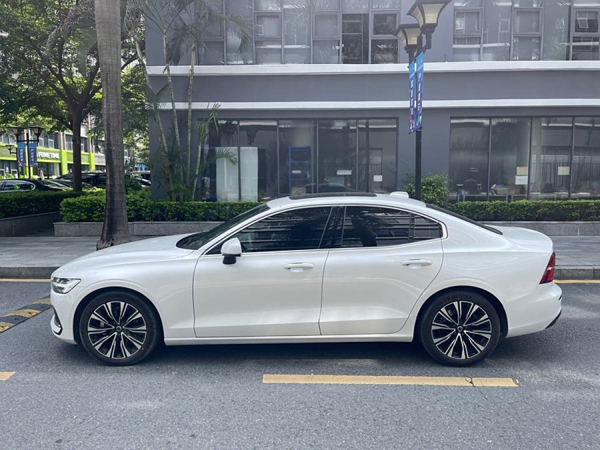 沃爾沃 S60L  2023款 B4 智遠(yuǎn)豪華版圖片