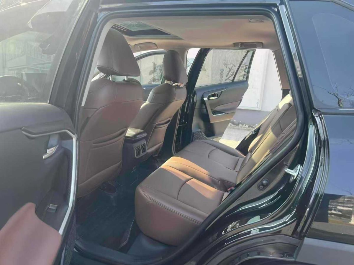 豐田 RAV4榮放  2020款 2.0L CVT四驅(qū)風(fēng)尚版圖片