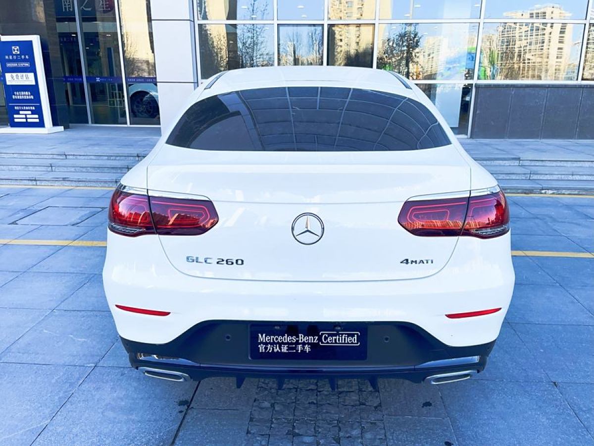 奔馳 奔馳GLC  2022款 改款 GLC 260 4MATIC 轎跑SUV圖片