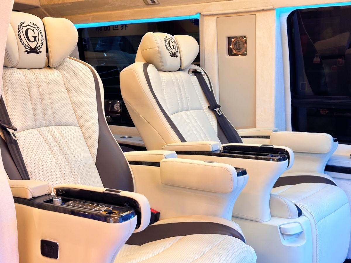GMC SAVANA  2011款 6.0L 商務(wù)之星7座圖片