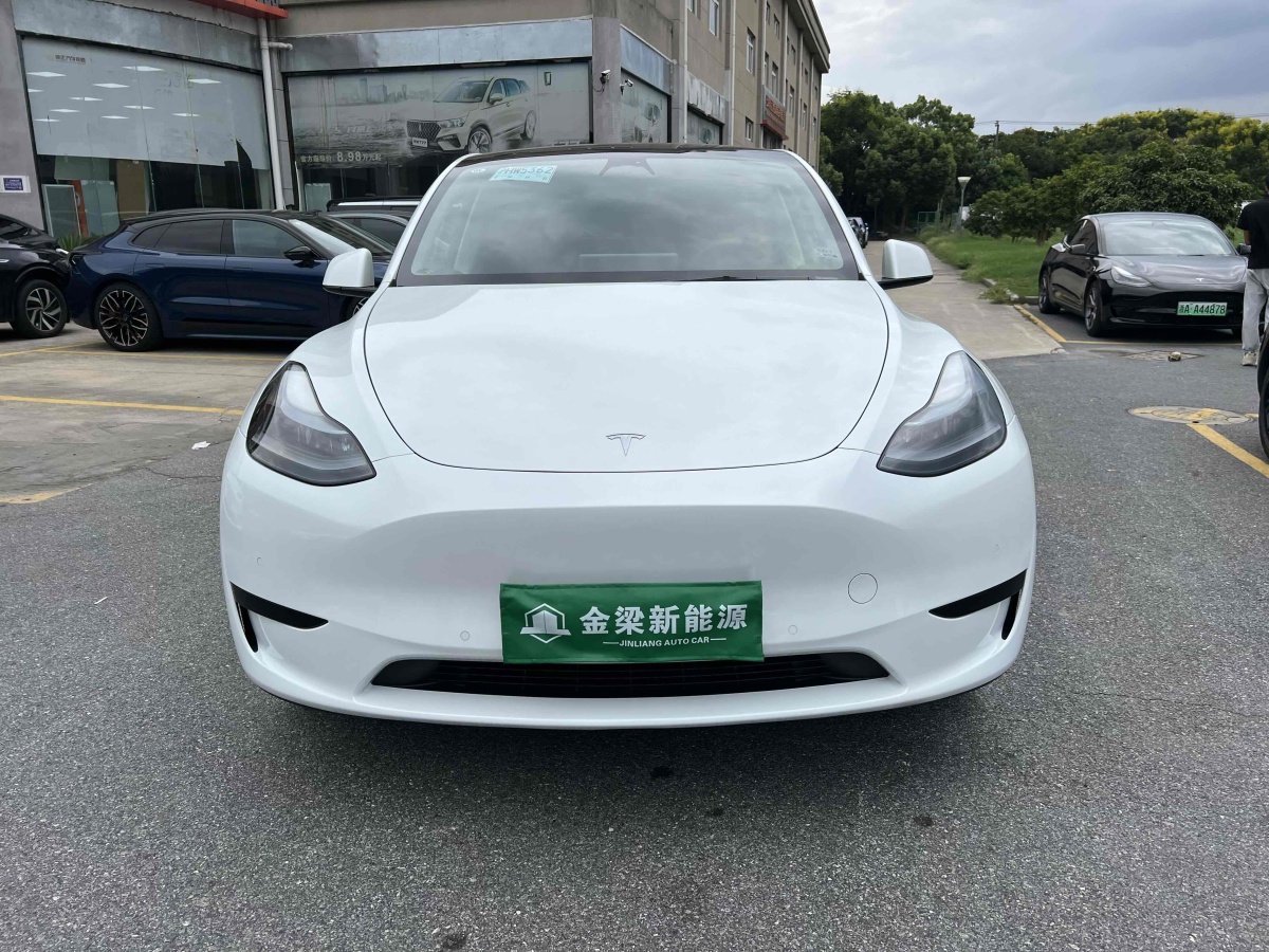 2024年8月特斯拉 Model Y  2023款 煥新版 后輪驅(qū)動(dòng)