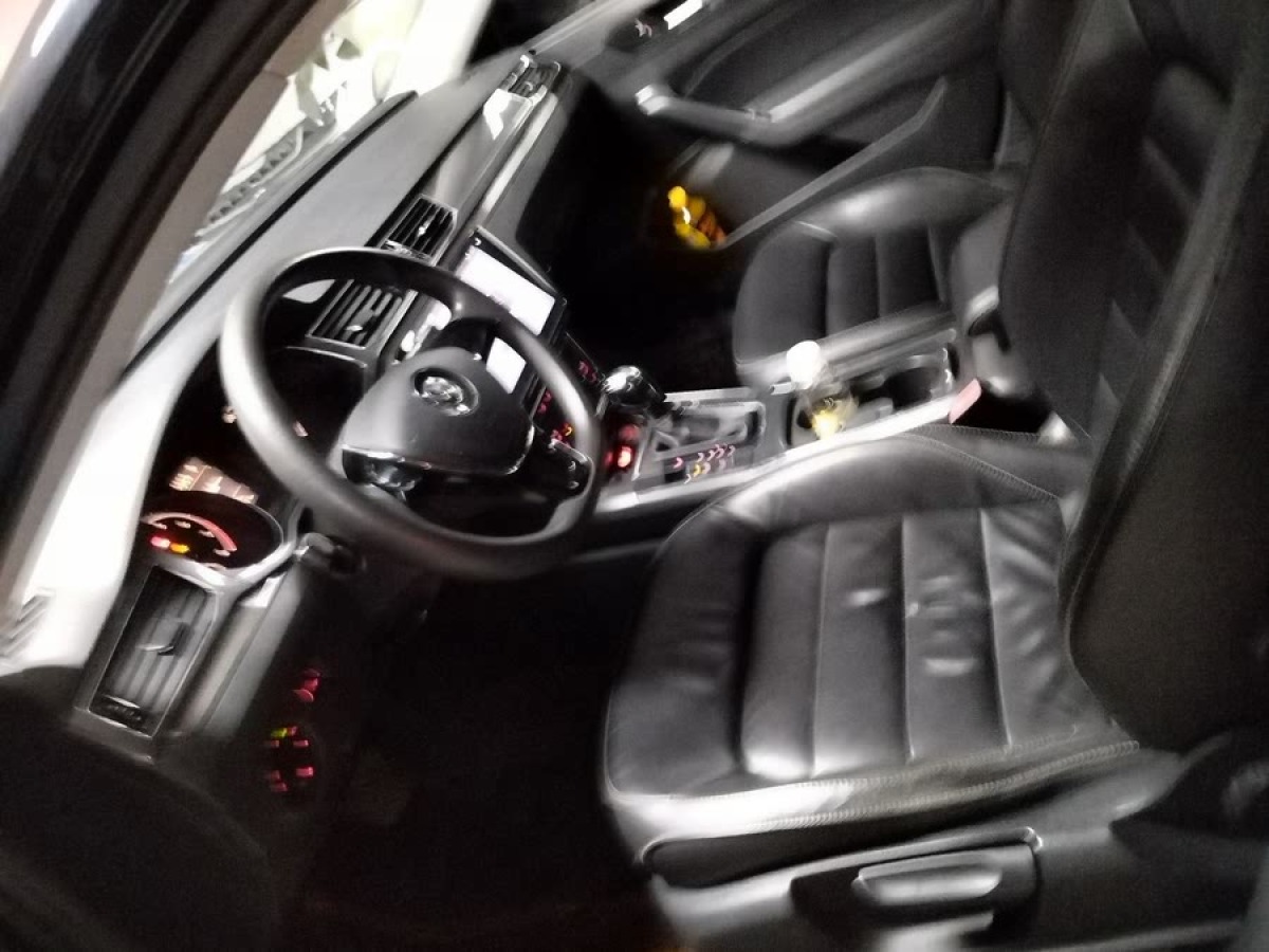 大眾 帕薩特  2015款 1.8TSI 自動尊榮版圖片