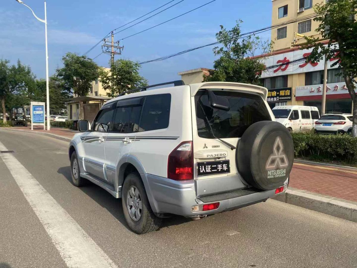 2006年1月三菱 帕杰羅  2006款 3.0L MT GL