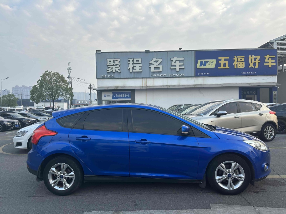 福特 ?？怂? 2012款 兩廂 1.6L 自動風尚型圖片