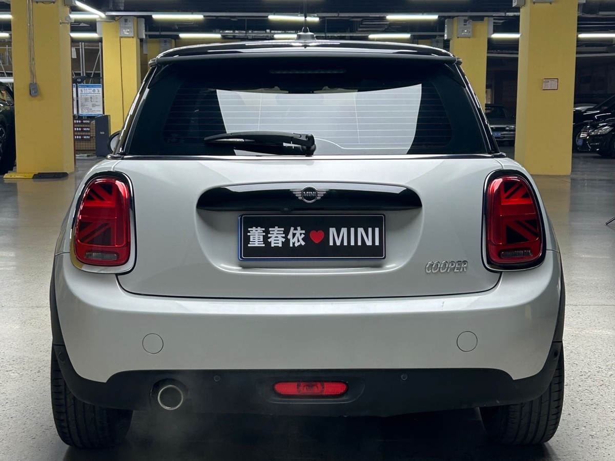 MINI MINI  2020款 1.5T COOPER 經(jīng)典派 五門絕色版圖片