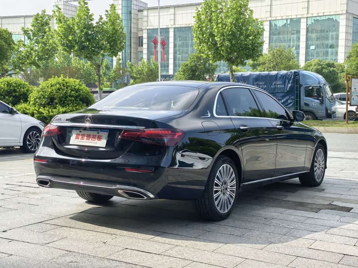 奔馳 奔馳E級  2023款 改款 E 300 L 時尚型圖片