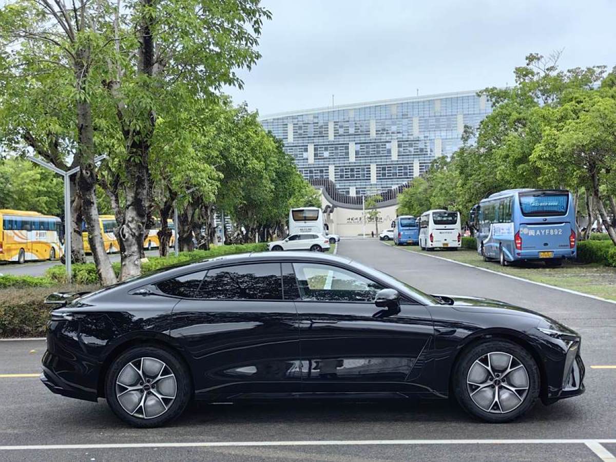 智己 智己LS7  2023款 77kWh Pure后驅(qū)版圖片