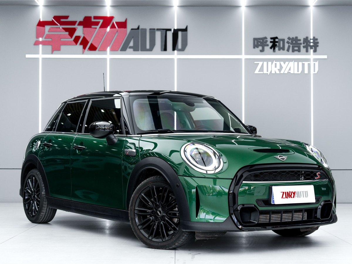 MINI MINI  2022款 改款 2.0T COOPER S 經(jīng)典派 五門版圖片