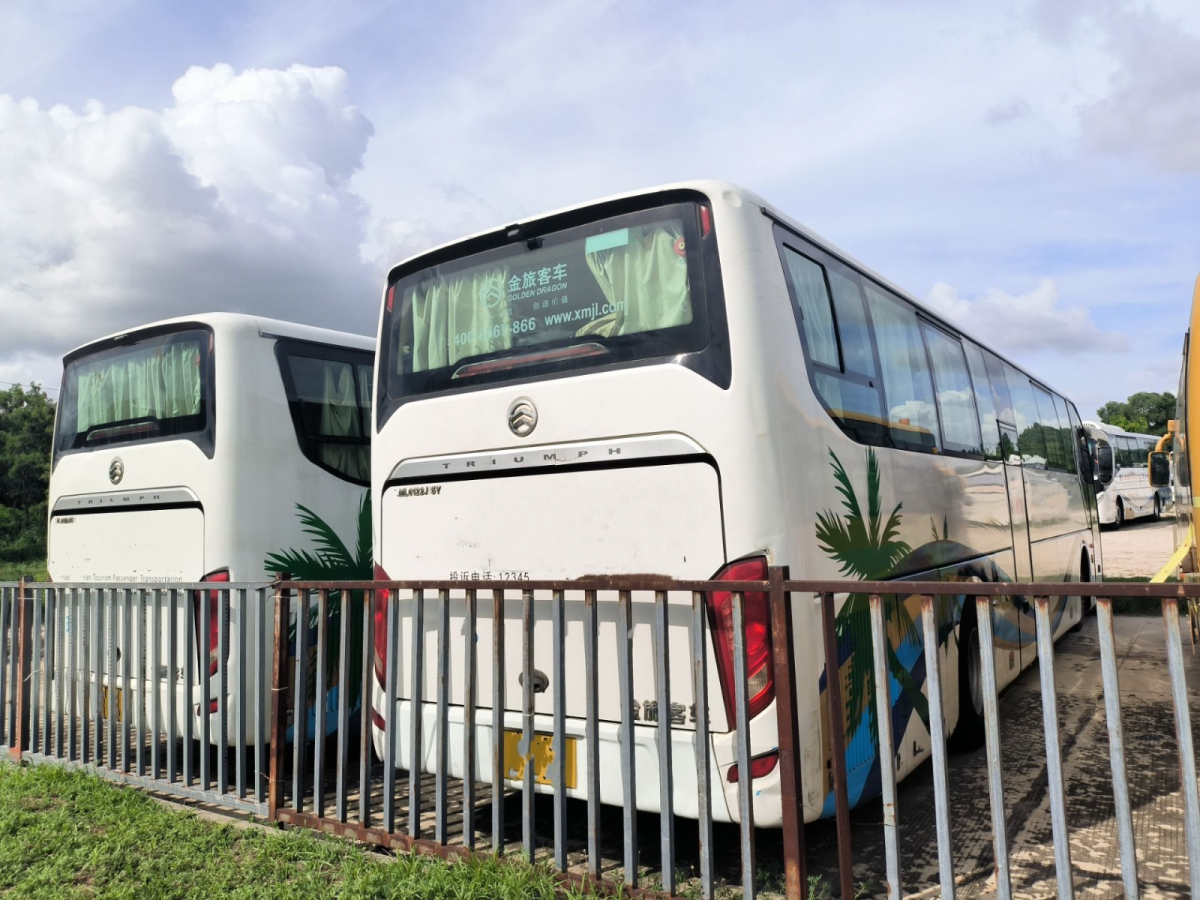 兩臺國五50座金旅6122氣囊旅游車圖片