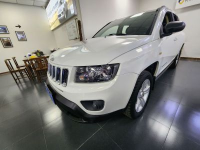 2016年7月 Jeep 指南者(進口) 2.0L 兩驅(qū)運動版圖片