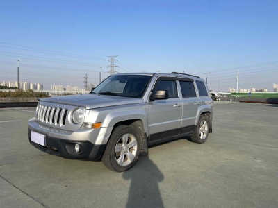 2014年1月 Jeep 自由客(進(jìn)口) 2.4L 運(yùn)動(dòng)版圖片