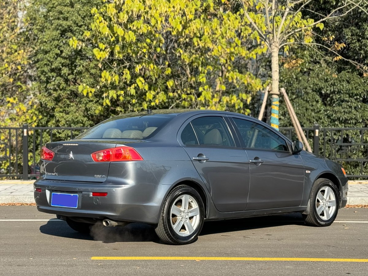 2009年12月三菱 翼神  2010款 時尚版 1.8L CVT舒適型