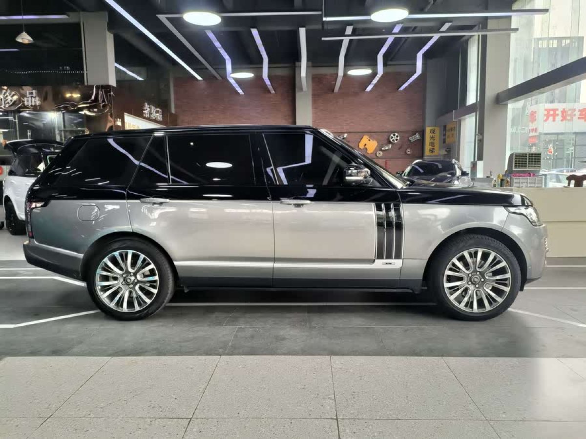 路虎 攬勝  2015款 3.0 V6 SC Vogue SE 創(chuàng)世加長版圖片