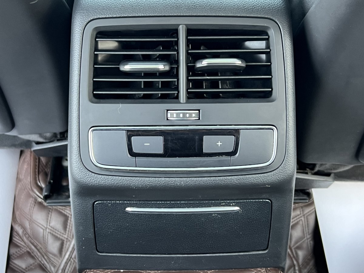 奧迪 奧迪A4L  2022款 40 TFSI 豪華動感型圖片