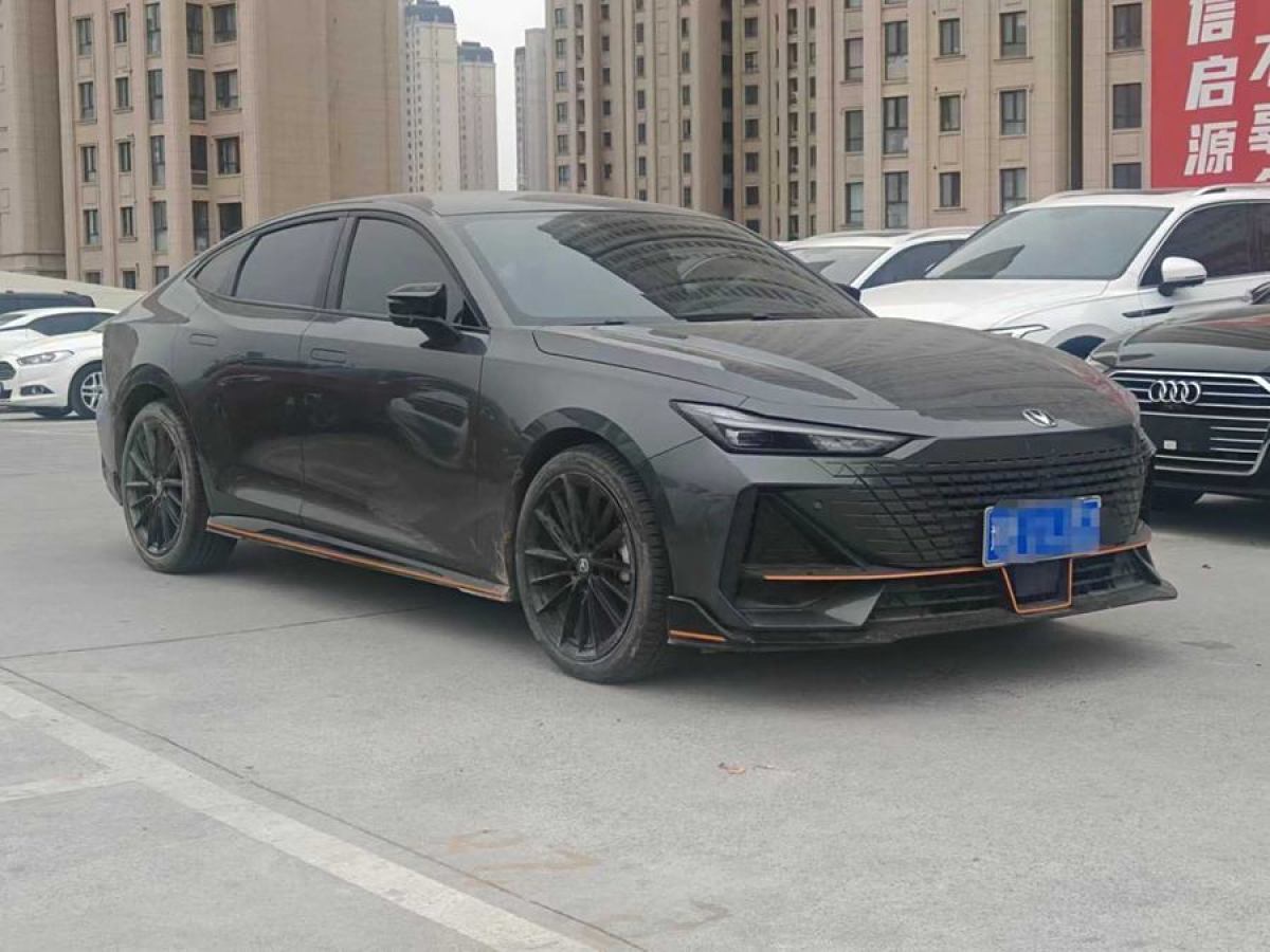 長(zhǎng)安 長(zhǎng)安UNI-V  2022款 1.5T 運(yùn)動(dòng)版圖片