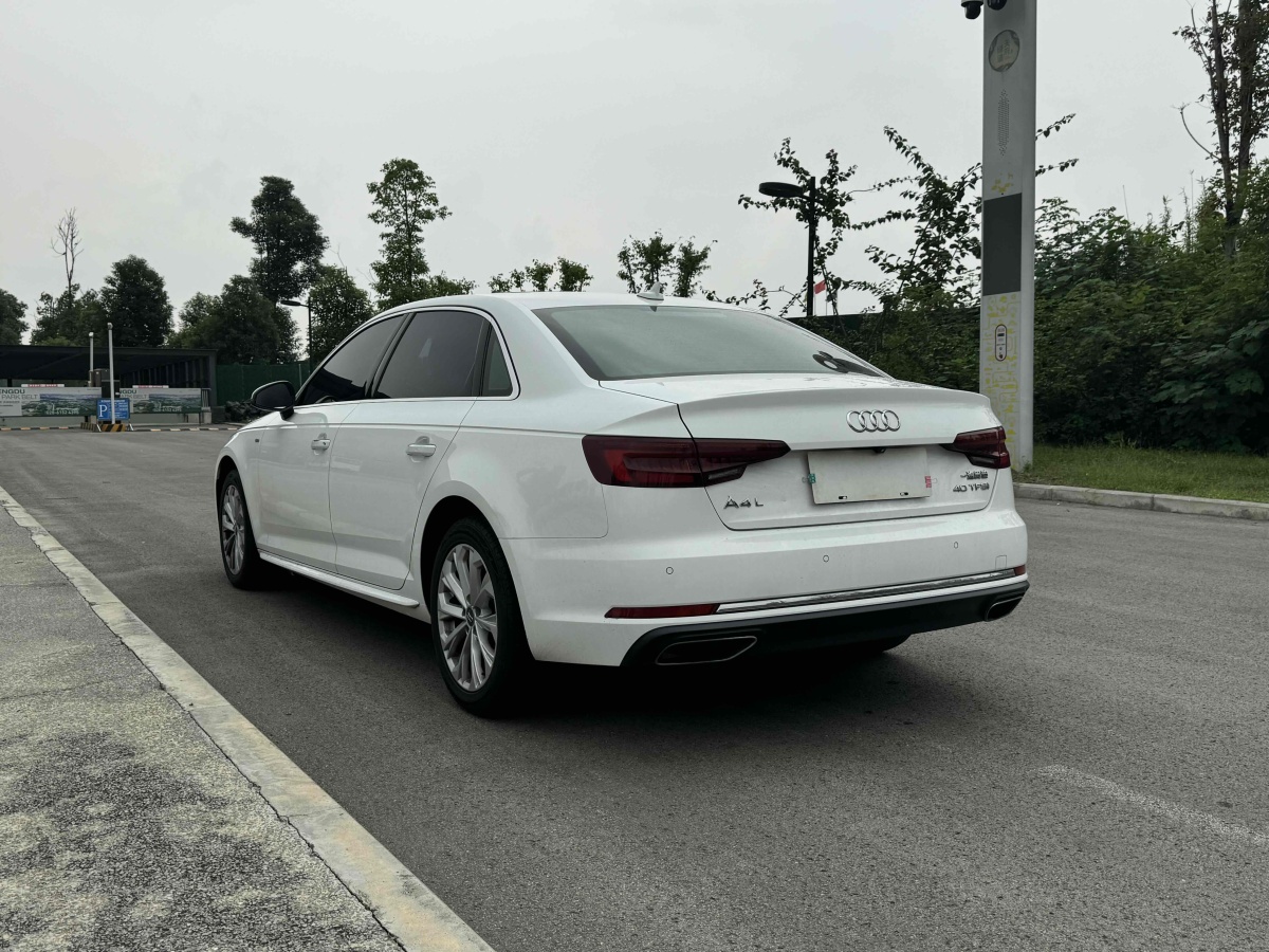 奧迪 奧迪A4L  2019款 40 TFSI 進(jìn)取型 國VI圖片