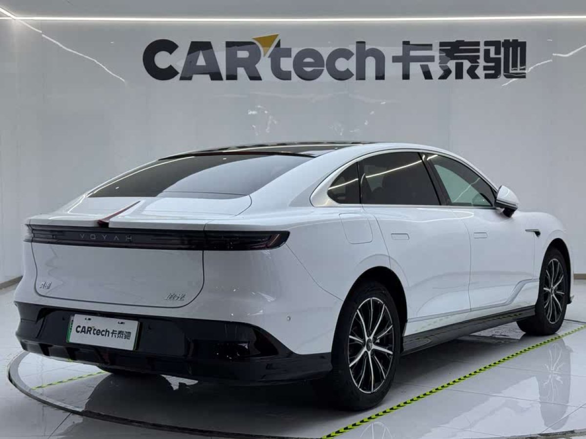 嵐圖 嵐圖追光  2024款 PHEV 四驅(qū)超長續(xù)航行政版圖片