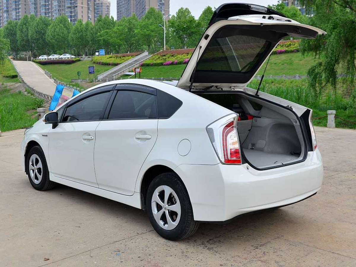 豐田 普銳斯  2012款 1.8L 標(biāo)準(zhǔn)版圖片