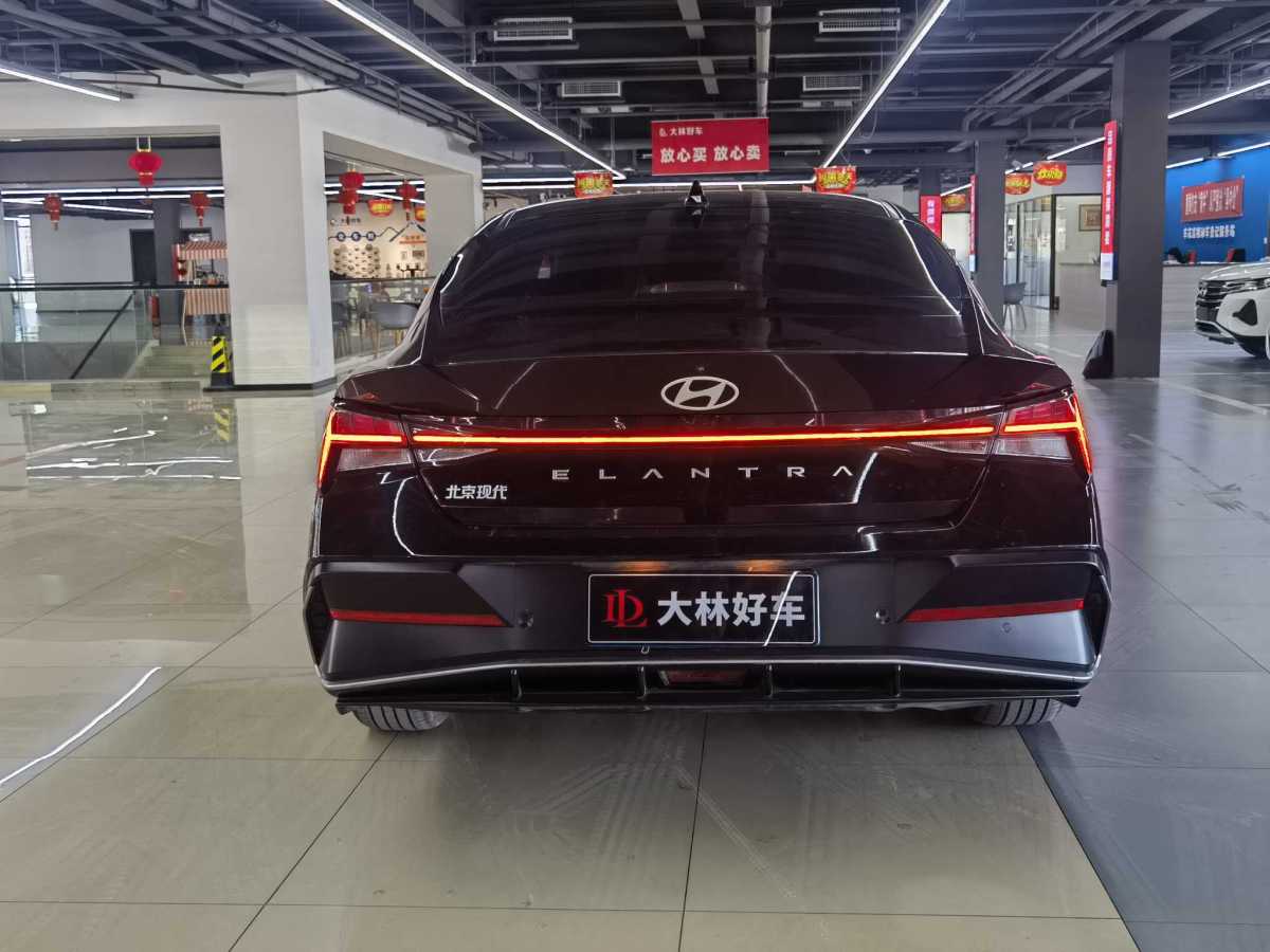 現(xiàn)代 伊蘭特  2023款 1.5L CVT LUX尊貴版圖片