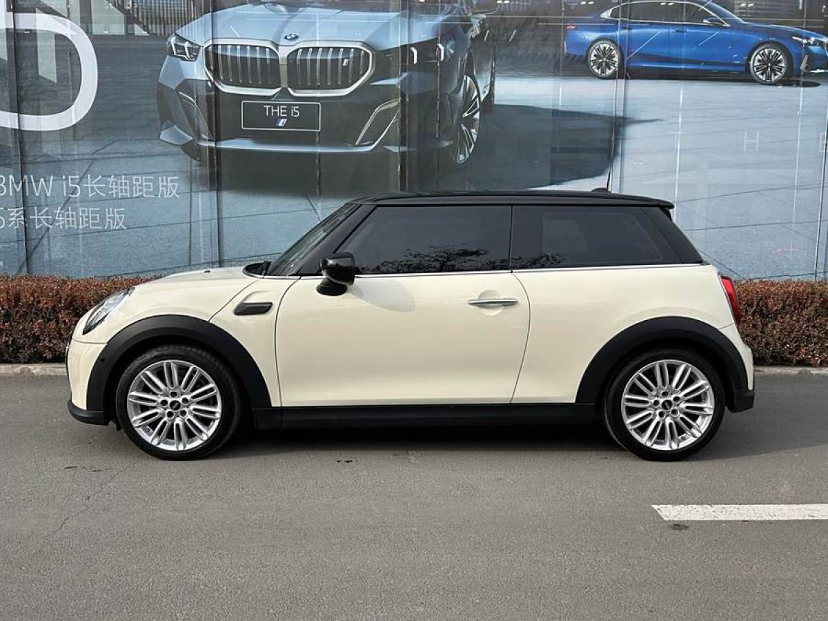 MINI MINI  2022款 改款 1.5T COOPER 經(jīng)典派圖片