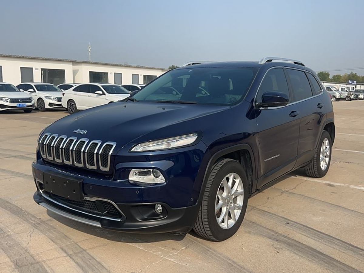 2017年6月Jeep 自由光  2017款 2.4L 專業(yè)智能版