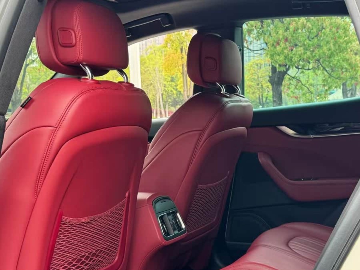 瑪莎拉蒂 Levante  2019款 3.0T 350Hp 標(biāo)準(zhǔn)版 國VI圖片
