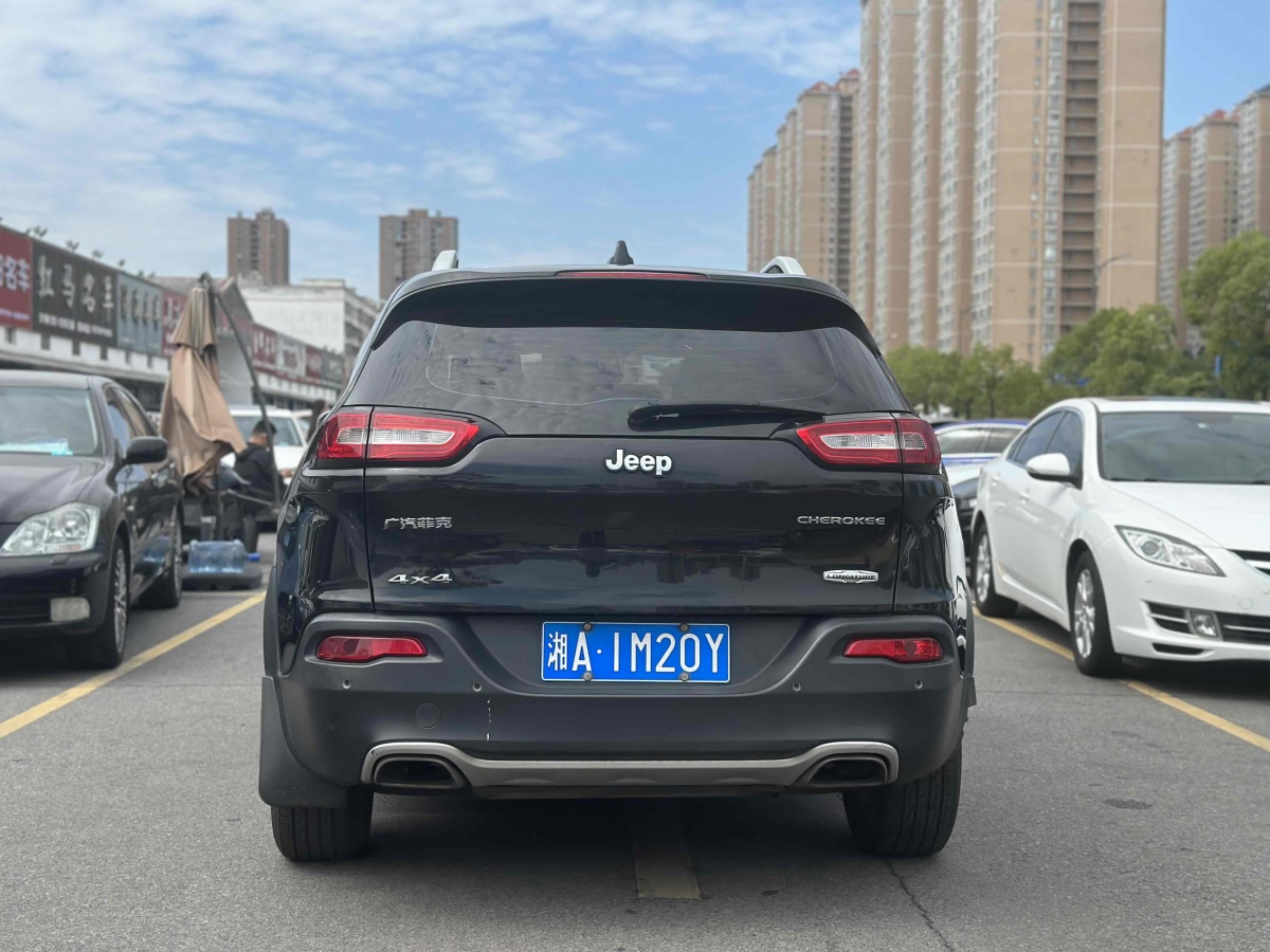 Jeep 自由光  2016款 2.4L 專業(yè)版圖片