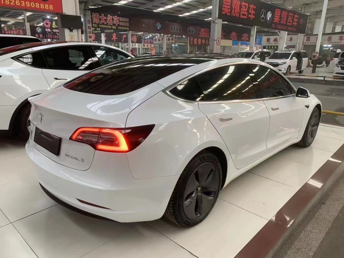 特斯拉 Model Y  2021款 標(biāo)準(zhǔn)續(xù)航后驅(qū)升級(jí)版 3D6圖片