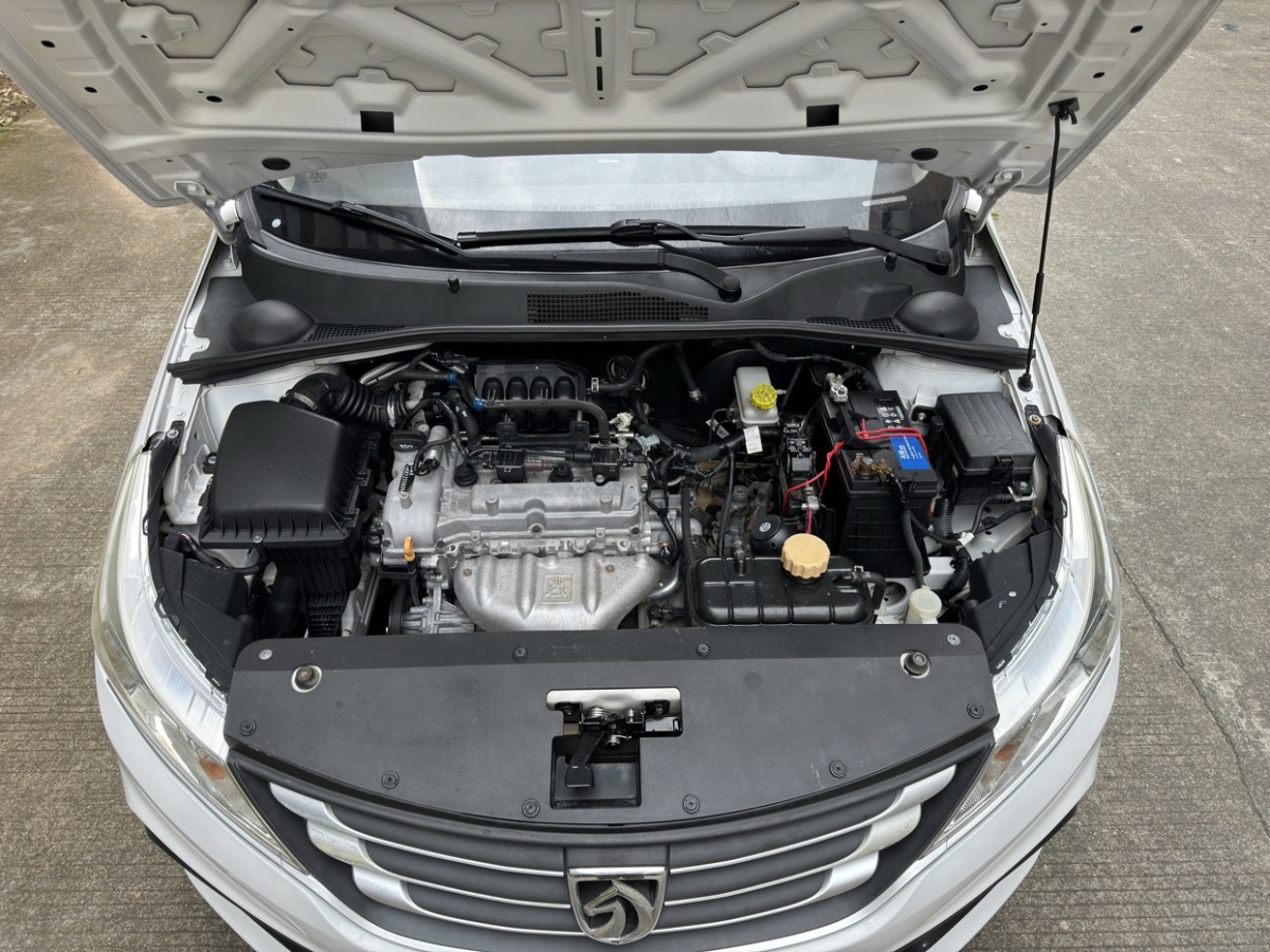 寶駿 310  2016款 1.2L 手動(dòng)舒適型圖片