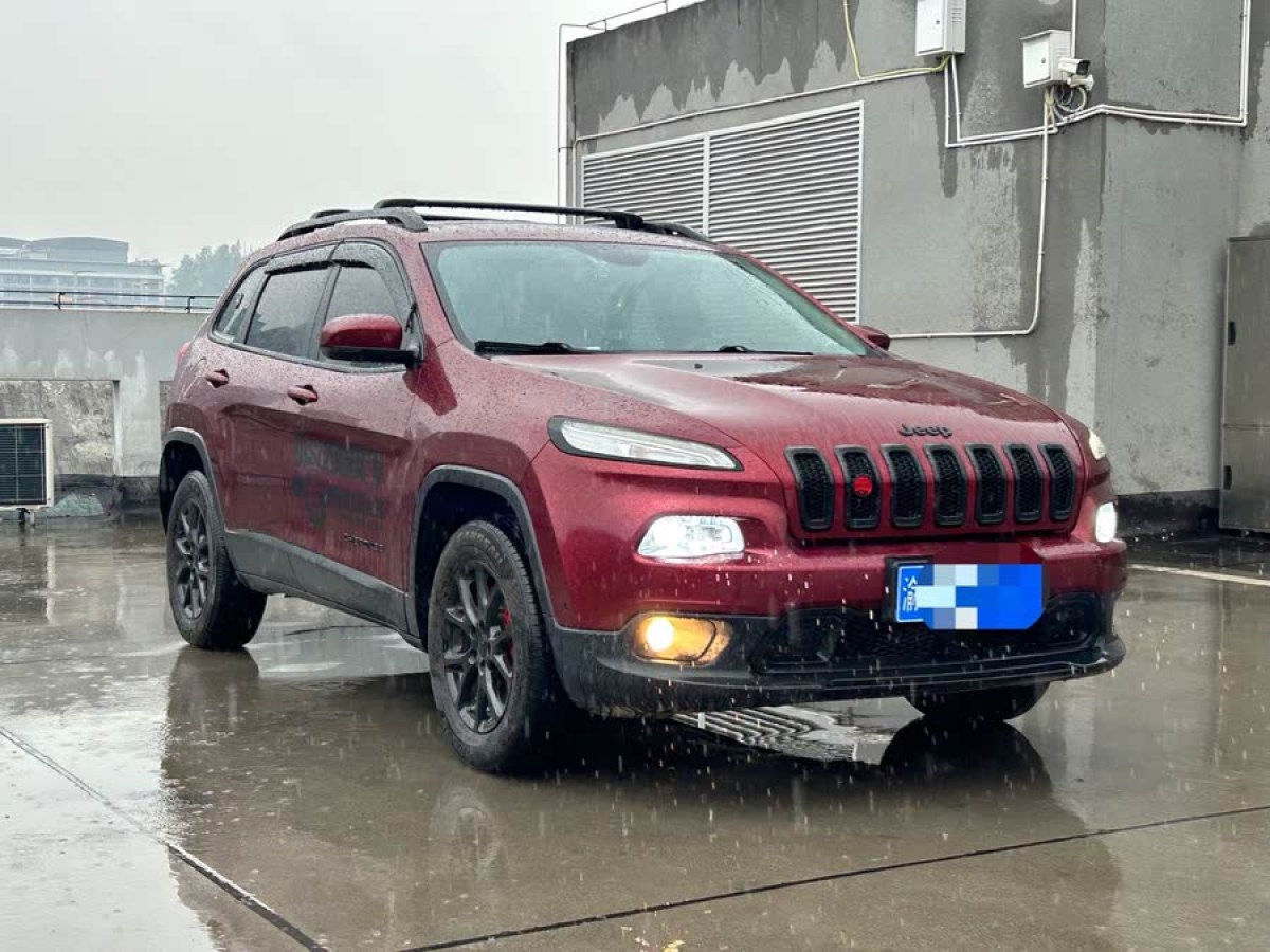Jeep 自由光  2016款 2.4L 專(zhuān)業(yè)版圖片