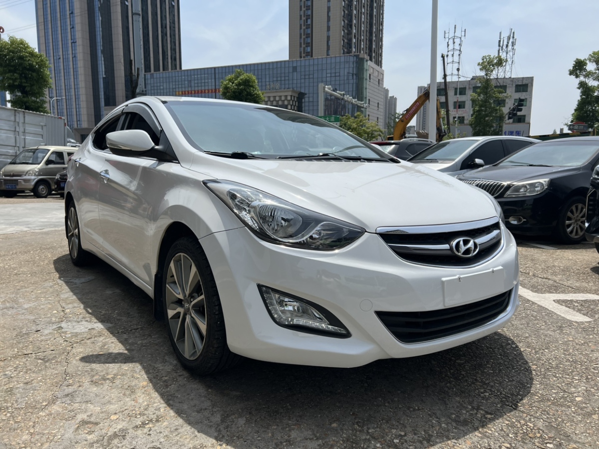 2015年9月現(xiàn)代 朗動  2015款 1.6L 自動領(lǐng)先型