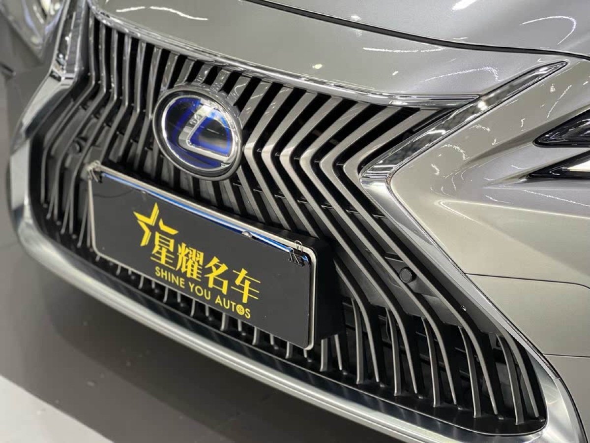雷克薩斯 ES  2020款 300h 卓越版圖片