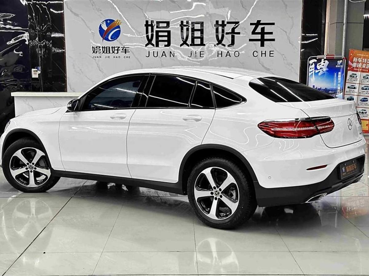 2019年5月奔馳 奔馳GLC  2023款 改款 GLC 260 4MATIC 轎跑SUV