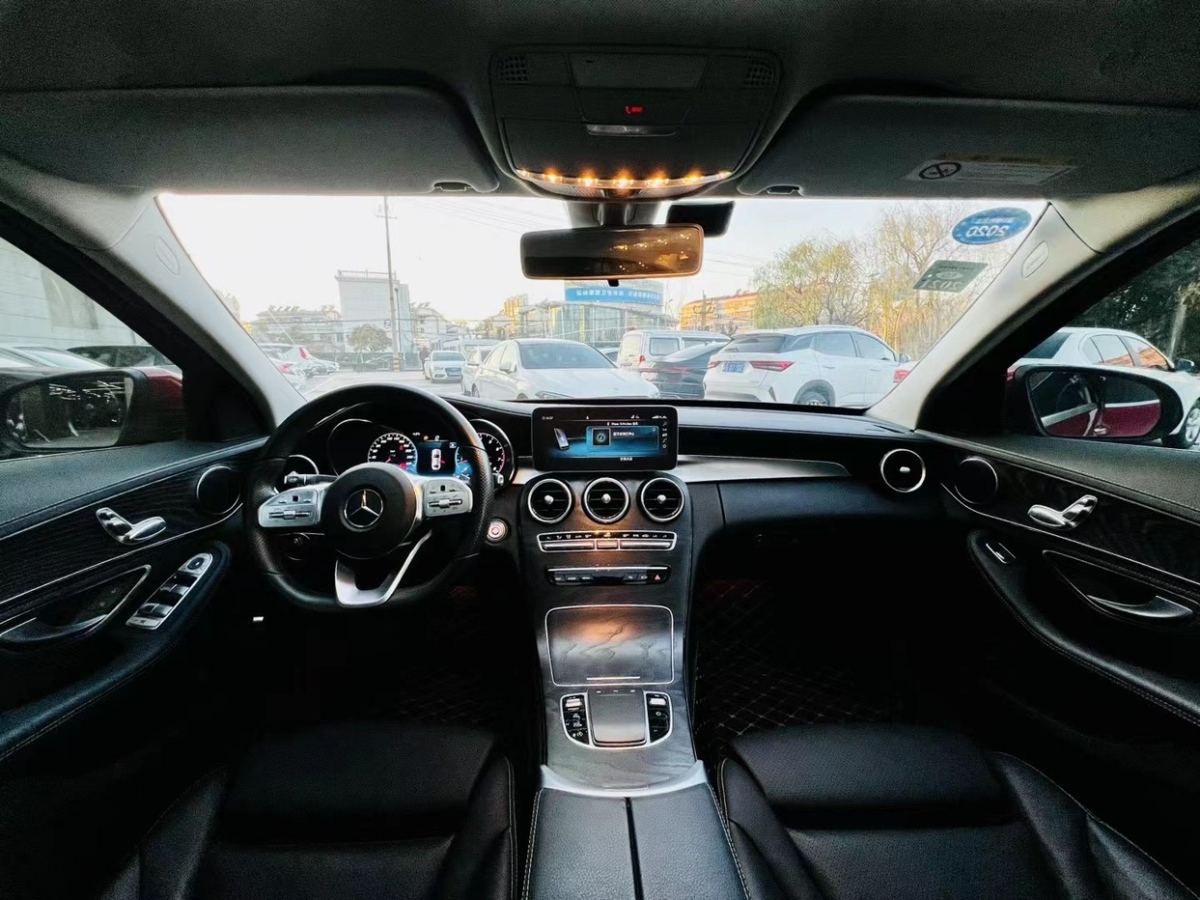 2019年1月奔驰 奔驰C级  2020款 改款 C 200 L 动感型运动版